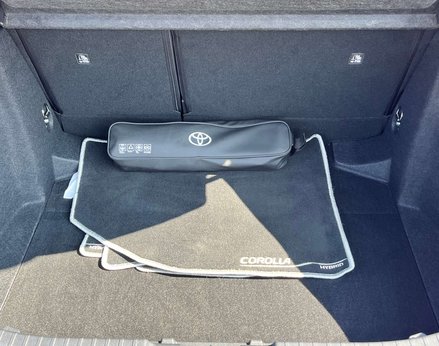 Toyota Corolla 1.8 Corolla Design HEV CVT 5dr 65