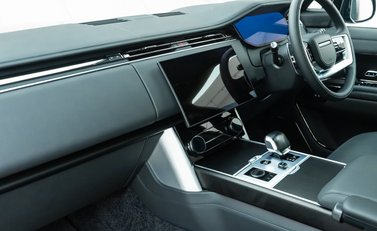 Land Rover Range Rover P530 SV 26