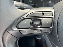 Toyota Yaris ICON HEV CVT 54