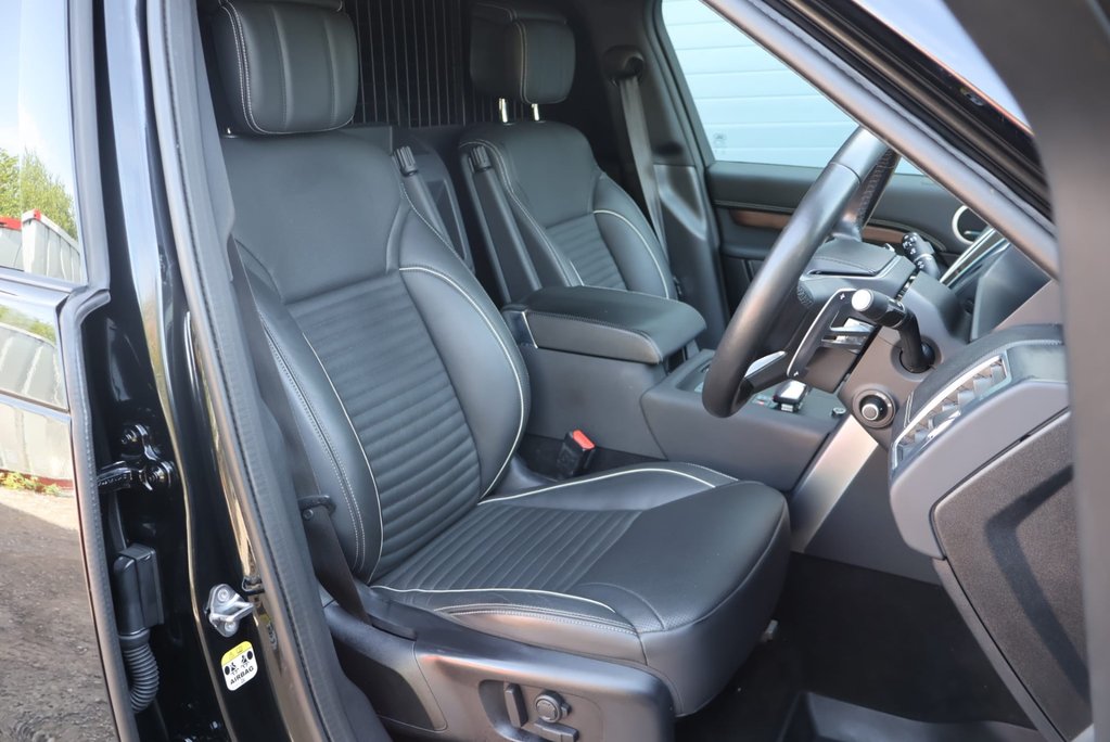 Land Rover Discovery 3.0 HSE- X Dynamic 22 inch wheels climate pack full hi gloss black pack  15