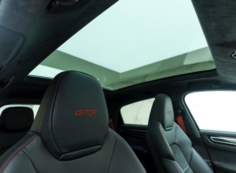 Porsche Cayenne GTS Coupé 12