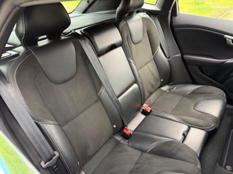 Volvo V40 2.0 D4 R-Design Euro 6 (s/s) 5dr 29