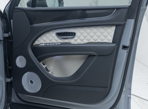 Bentley Bentayga V8 AZURE 30