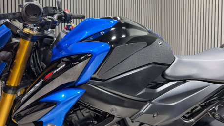 Suzuki GSX-S GSXS750 2018 23K LONG MOT WARRANTY NAKED 750CC 17