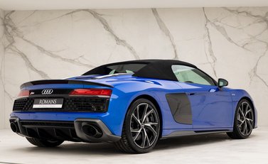 Audi R8 V10 Spyder Performance Quattro 8