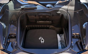 Porsche 918 Spyder Weissach 40