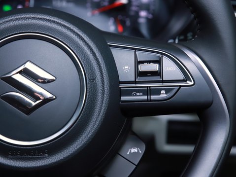 Suzuki Swift Ultra 1.2 Mild Hybrid 15