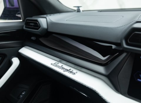 Lamborghini Urus SE 25