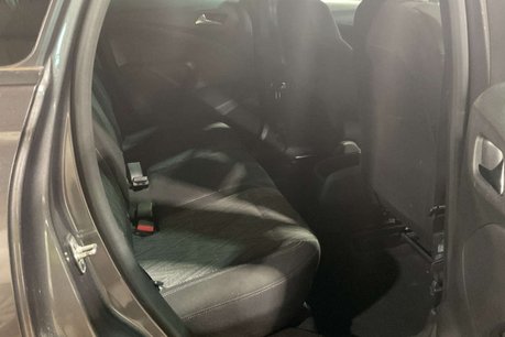 Vauxhall Crossland X 1.2 SRi Nav SUV 5dr Petrol Manual Euro 6 (s/s) (83 ps) 10