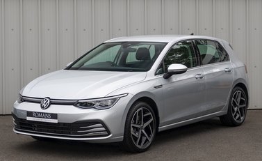 Volkswagen Golf 8 2.0 TDI Style 6