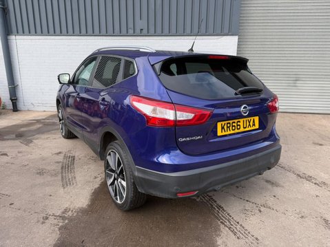 Nissan Qashqai 1.2 DIG-T Tekna 2WD Euro 6 (s/s) 5dr 4