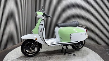 Royal Alloy GT 2020 ONLY 1K 1 OWNER SCOOTER LONG MOT MODERN RETRO 125CC 10