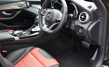 Mercedes-Benz C Class C63 Saloon 10