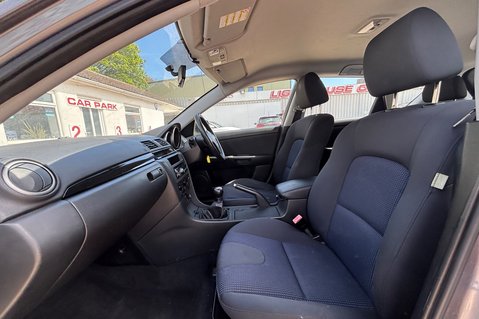 Mazda 3 TS..LOTS OF HISTORY.. 14 SERVICES.. LAST OWNER 11 YEARS.. BLUETOOTH 4