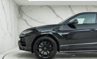 Lamborghini Urus 29