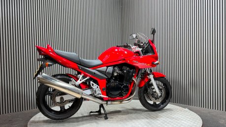 Suzuki Bandit GSF 650 2005 ONLY 15K MOT VERY CLEAN A2 RESTRICTABLE 650CC 2