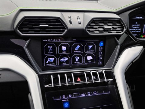 Lamborghini Urus 4.0 V8 BiTurbo SUV 5dr Petrol Auto 4WD Euro 6 (650 ps) 50