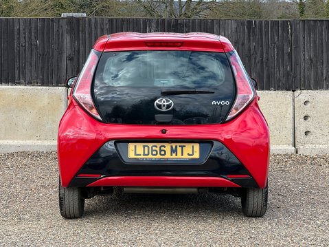 Toyota Aygo VVT-I X-PLAY X-SHIFT 8