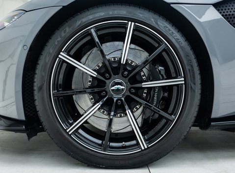 Aston Martin Vantage 21