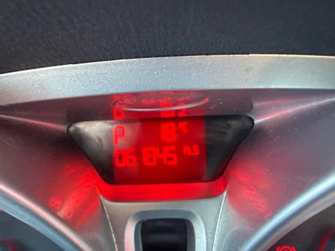 Ford Fiesta 1.4 TITANIUM AUTOMATIC 21