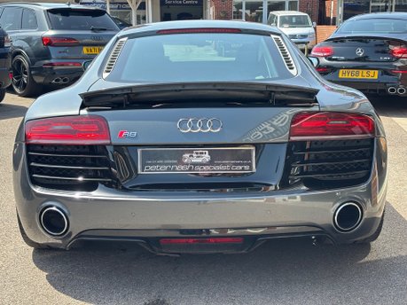 Audi R8 .2 FSI V10 Coupe 2dr Petrol S Tronic quattro Euro 5 (525 ps) 15
