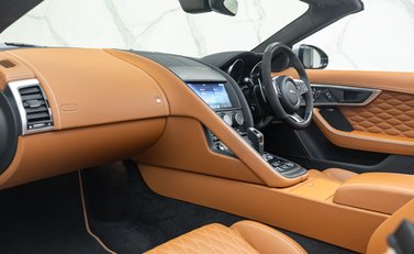 Jaguar F-Type SVR Convertible 24