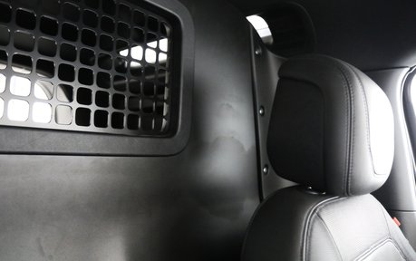 Land Rover Defender D300 Hard Top x-Dynamic HSE - Jump Seat - High Spec Just Serviced - VAT Q 28