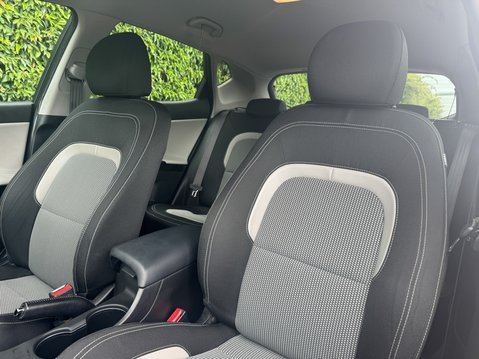 Kia Ceed 1.6 CRDi 3 Hatchback 5dr Diesel DCT Euro 6 (s/s) (134 bhp) 8