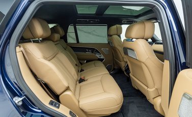 Land Rover Range Rover P530 Autobiography LWB 7 Seater 15