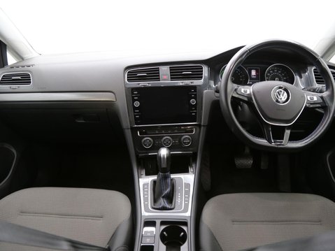 Volkswagen Golf 35.8kWh e-Golf Auto 5dr 9