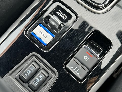 Mitsubishi Outlander PHEV EXCEED 33