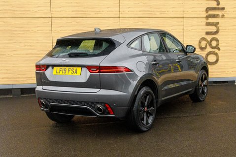Jaguar E-Pace R-DYNAMIC S 2