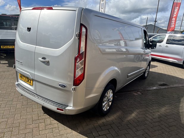 Ford Transit Custom Transit Custom 300 L2 Diesel FWD 2.0 Eco Blue 130ps Low Roof Limited Van 7