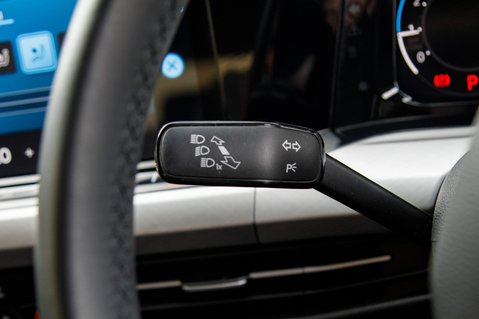 Volkswagen Golf LIFE ETSI DSG 16