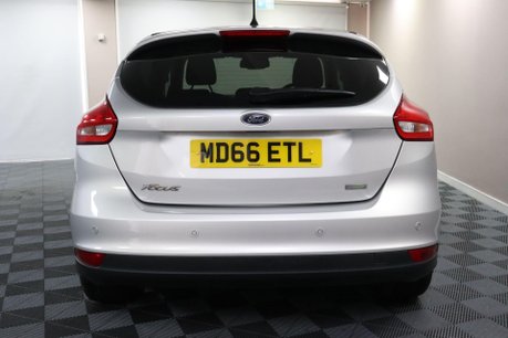 Ford Focus TITANIUM 8