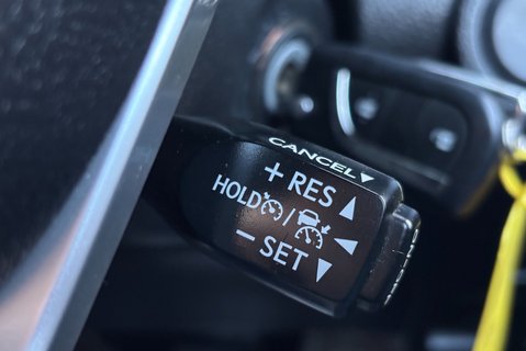 Toyota Hilux Active 4WD D-4D Single Cab Pickup - No VAT 17