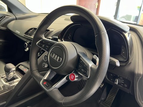 Audi R8 11