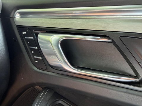 Porsche Macan GTS PDK 48