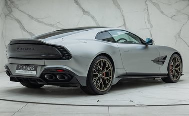Aston Martin Vanquish V12 6