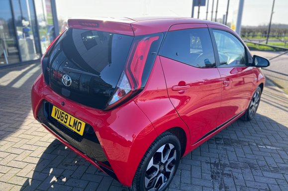 Toyota Aygo VVT-I X-TREND X-SHIFT 5 DOOR AUTO 7