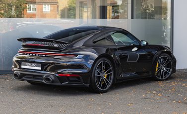 Porsche 911 Turbo S (992) 4