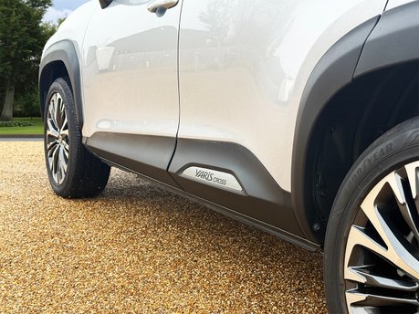 Toyota Yaris Cross EXCEL 22