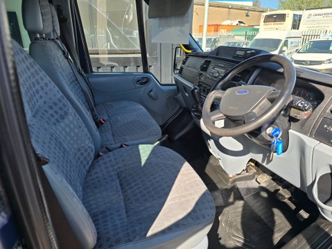 Ford Transit 350 DRW 8