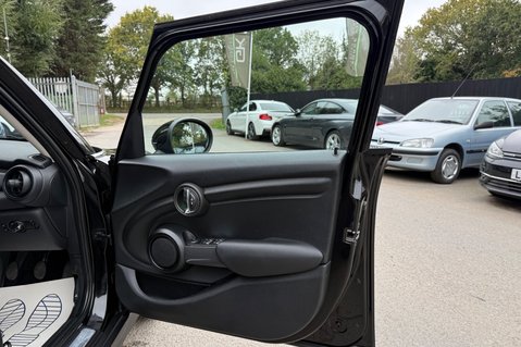 Mini Hatch COOPER D - £20 ROAD TAX - MEDIA XL -LED HEADLIGHTS -HIGH SPEC - NEW MOT 26