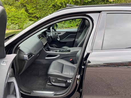 Jaguar F-Pace 2.0 D180 R-Sport Auto AWD Euro 6 (s/s) 5dr 32