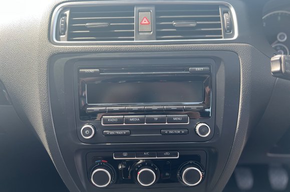 Volkswagen Jetta SE TDI BLUEMOTION TECH £35 ROAD TAX 18