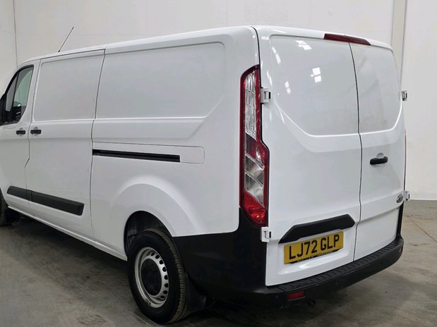 Ford Transit Custom Transit Custom 300 L2 Diesel FWD 2.0 Eco Blue 130ps Low Roof Leader Van 11