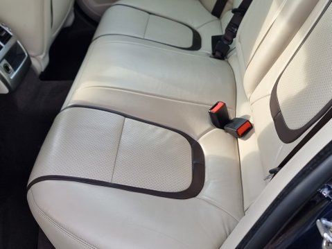 Jaguar XF D PORTFOLIO 33