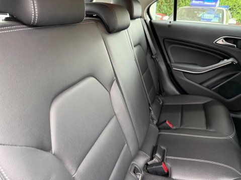 Mercedes-Benz A Class 1.5 A180d Sport (Premium) 7G-DCT Euro 6 (s/s) 5dr 19
