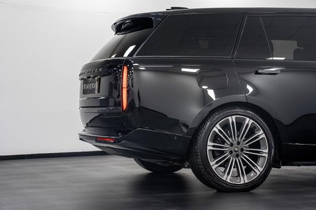 Land Rover Range Rover 3.0 D350 MHEV Autobiography SUV 5dr Diesel Auto 4WD Euro 6 (s/s) (LWB, 7Sea 17